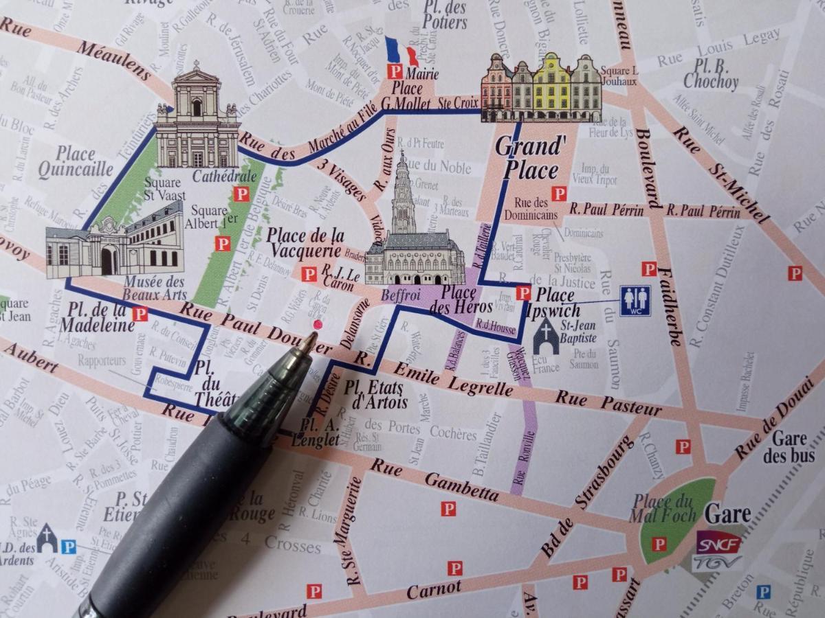 Au Pied Du Beffroi Apartment Арас Екстериор снимка